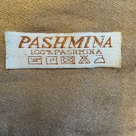 Pashmina Cashmere Gold, Grey and Black Scarf with Floral Pattern and Fringe - Picture 2 of 5